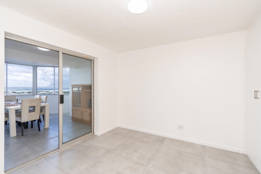 To Let 3 Bedroom Property for Rent in Muizenberg Western Cape